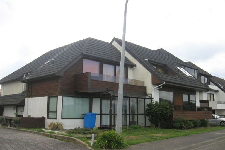 Photo of property in 9 Tamahine Street, Maupuia, Wellington, 6022