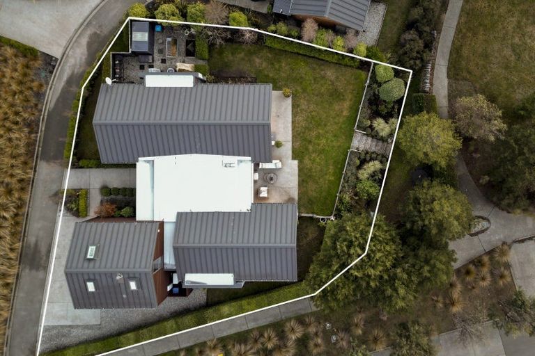 Photo of property in 2 Aberdare Court, Jacks Point, Queenstown, 9371