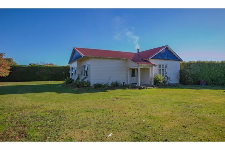 Photo of property in 5 Main Road, Pleasant Point, 7903