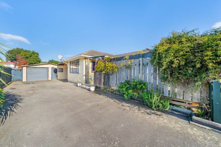 Photo of property in 6 Riverbank Street, Ebdentown, Upper Hutt, 5018