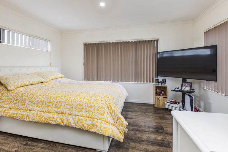 Photo of property in 5 Staten Place, Mangere, Auckland, 2022