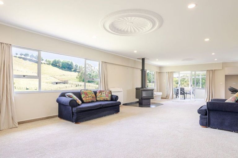 Photo of property in 208 Adelaide Road, Dannevirke, 4930