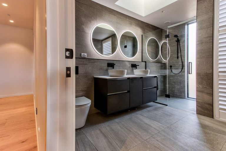 Photo of property in 16 Mccaw Mews, Wanaka, 9305