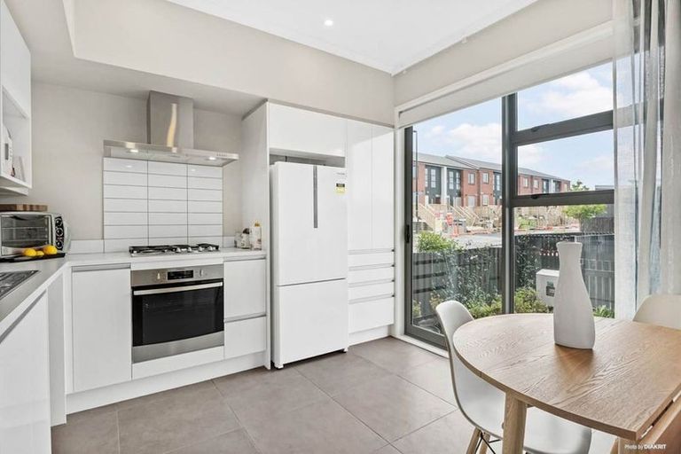 Photo of property in 30 Kauri Amber Road, Westgate, Auckland, 0614