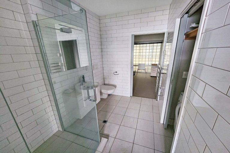 Photo of property in The Capital, 2/370 Oriental Parade, Oriental Bay, Wellington, 6011