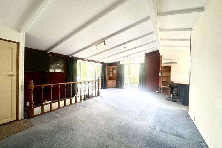 Photo of property in 89 Thurleigh Grove, Karori, Wellington, 6012