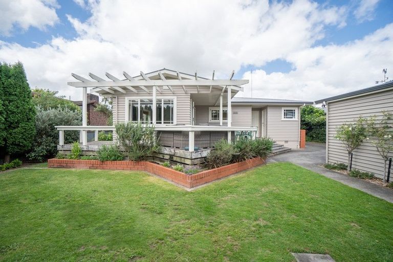 Photo of property in 54 Windsor Street, Terrace End, Palmerston North, 4410