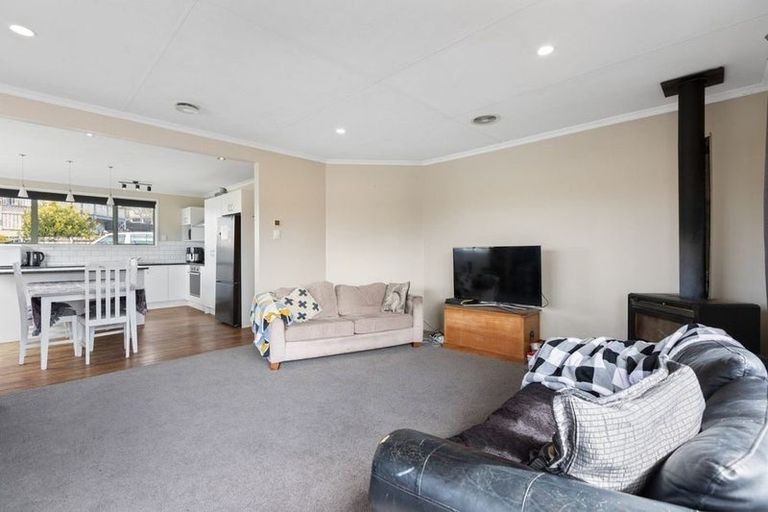 Photo of property in 16 La Salle Drive, Westown, New Plymouth, 4310