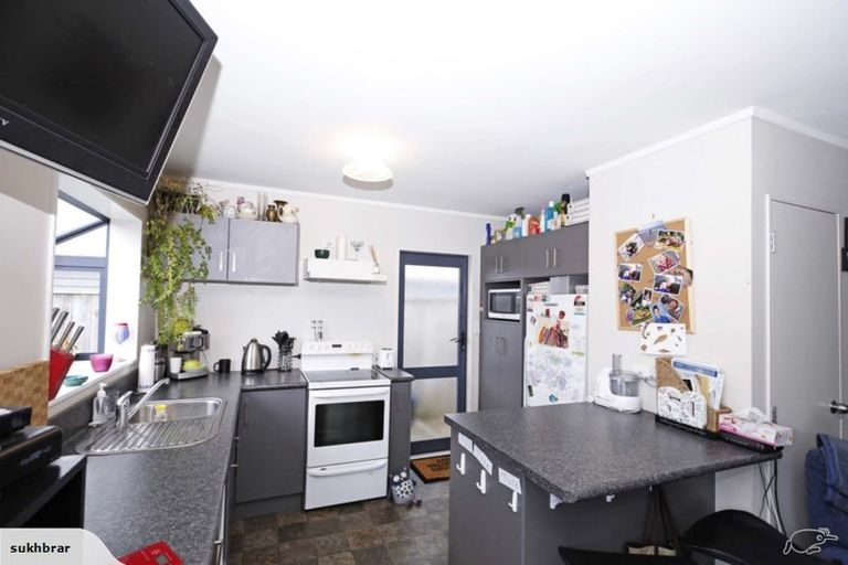 Photo of property in 38a Pine Avenue, Henderson, Auckland, 0612