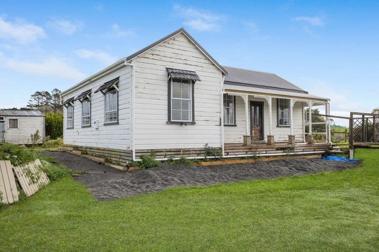 Photo of property in 2634 Mountain Road, Tariki, Stratford, 4394