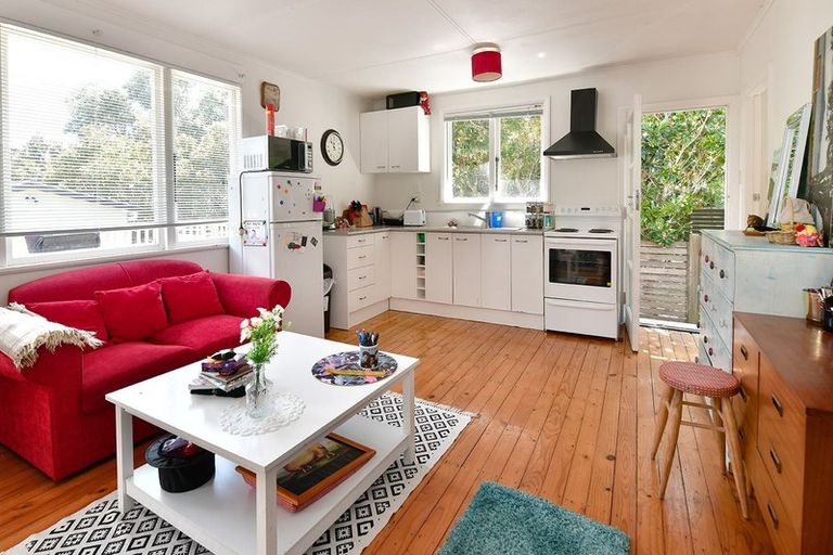 Photo of property in 885 Whangaparaoa Road, Manly, Whangaparaoa, 0930