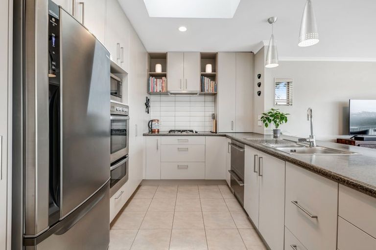 Photo of property in 31a Ocean View Road, Hatfields Beach, Orewa, 0931