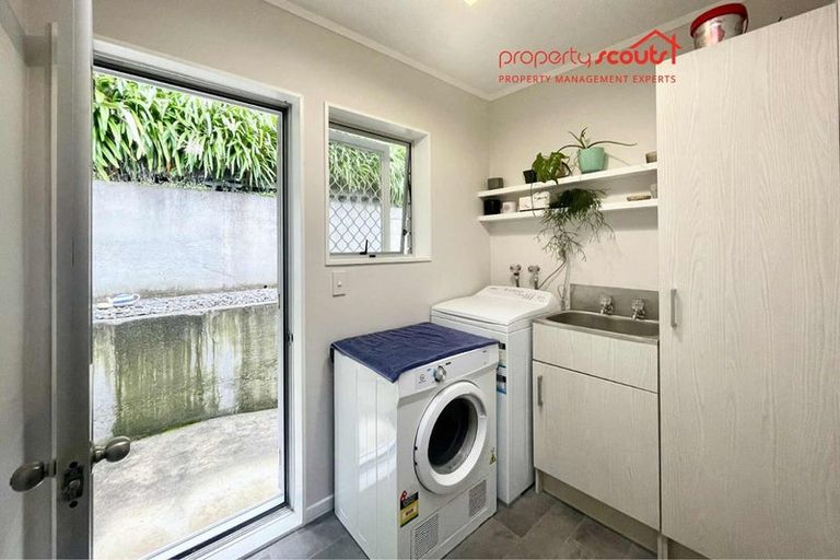 Photo of property in 33b Carrington Street, New Plymouth, 4310