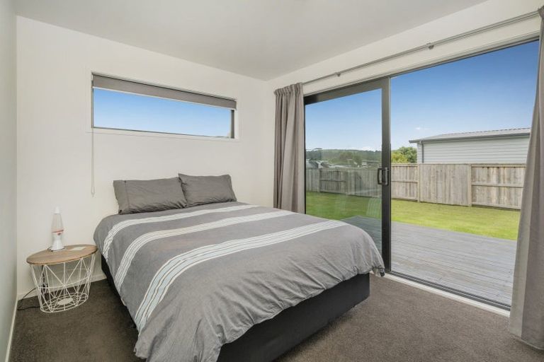 Photo of property in 16 Navigation Drive, Whitby, Porirua, 5024