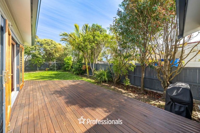 Photo of property in 143 Whites Line East, Waiwhetu, Lower Hutt, 5010