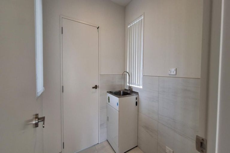 Photo of property in 37c Sylvia Road, Hillcrest, Auckland, 0627