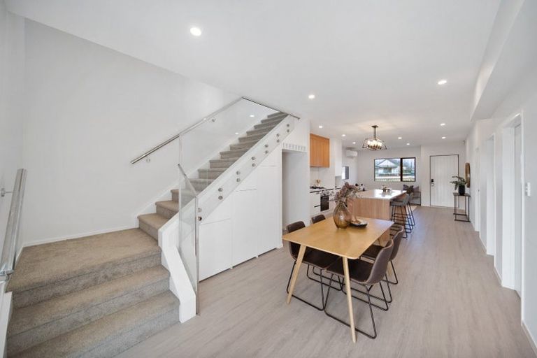 Photo of property in 3 Farranfore Road, Opaheke, Papakura, 2113