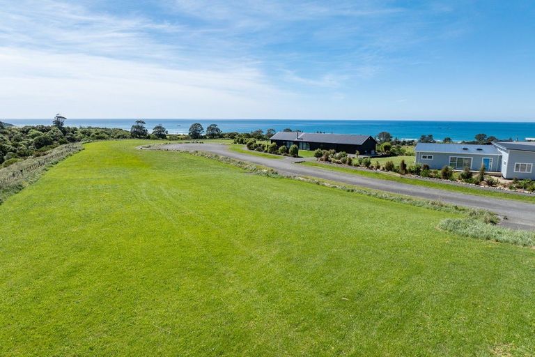 Photo of property in 42 Tama Road, Riversdale Beach, Masterton, 5872
