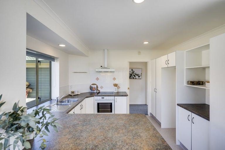 Photo of property in 3 Alderney Way, Taradale, Napier, 4112