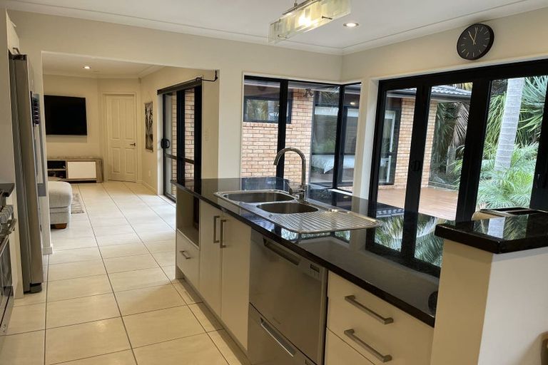 Photo of property in 19 Dressage Lane, Greenhithe, Auckland, 0632