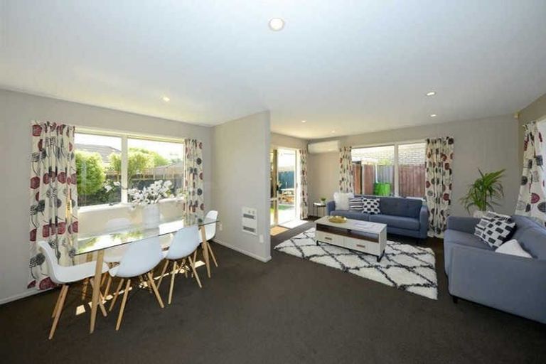 Photo of property in 2/10 Thistledown Place, Woolston, Christchurch, 8062