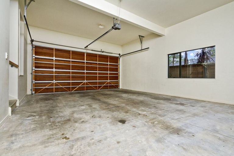 Photo of property in 2/29 John Court Street, Birkenhead, Auckland, 0626