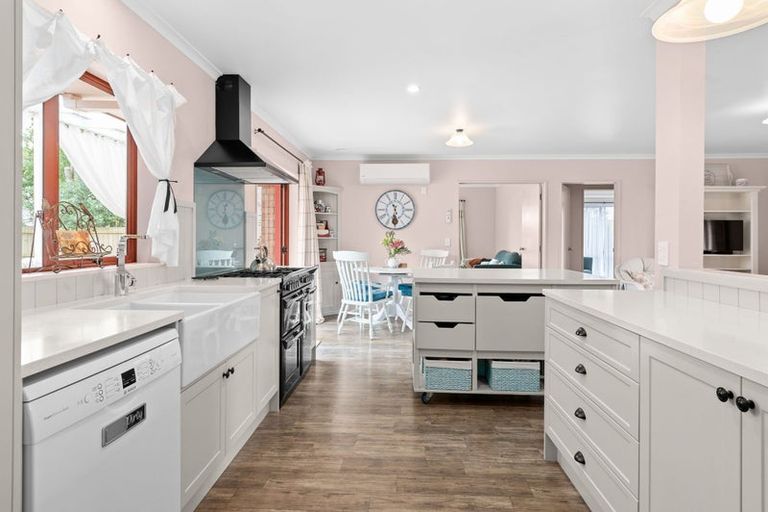 Photo of property in 50 Tuirangi Street, Flagstaff, Hamilton, 3210