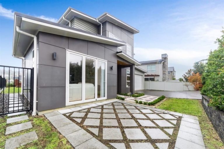 Photo of property in 18 Remuremu Street, Long Bay, Auckland, 0630