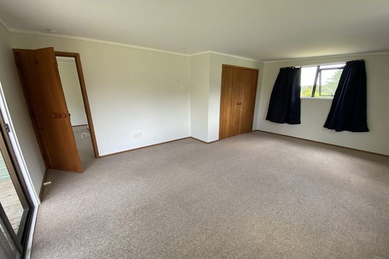 Photo of property in 1 Glenbervie Crescent, Massey, Auckland, 0614