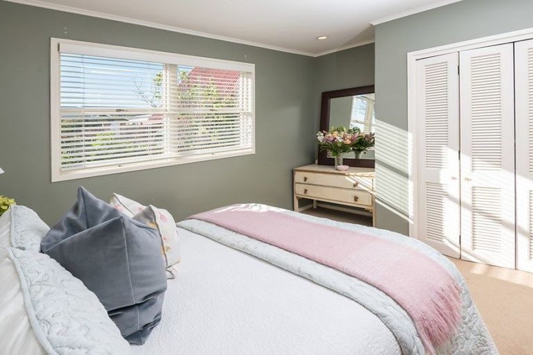 Photo of property in 59 Marine Parade, Mellons Bay, Auckland, 2014