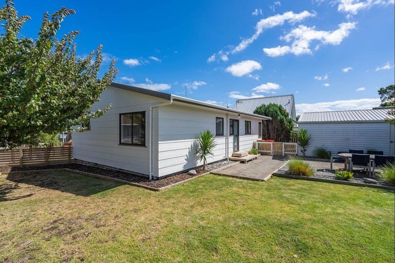 Photo of property in 11 Dennis Taylor Court, Paraparaumu, 5032