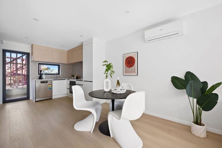 Photo of property in 17 Von Sturmer Street, Mangere East, Auckland, 2024