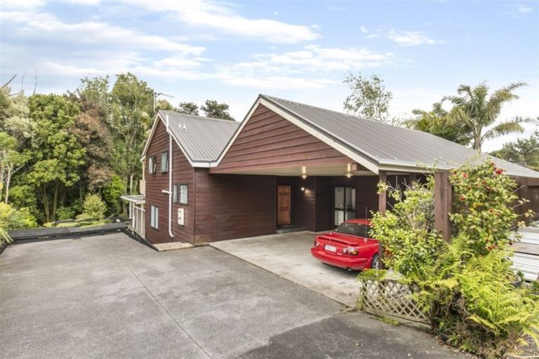 Photo of property in 2/22 Lagoon Way, West Harbour, Auckland, 0618