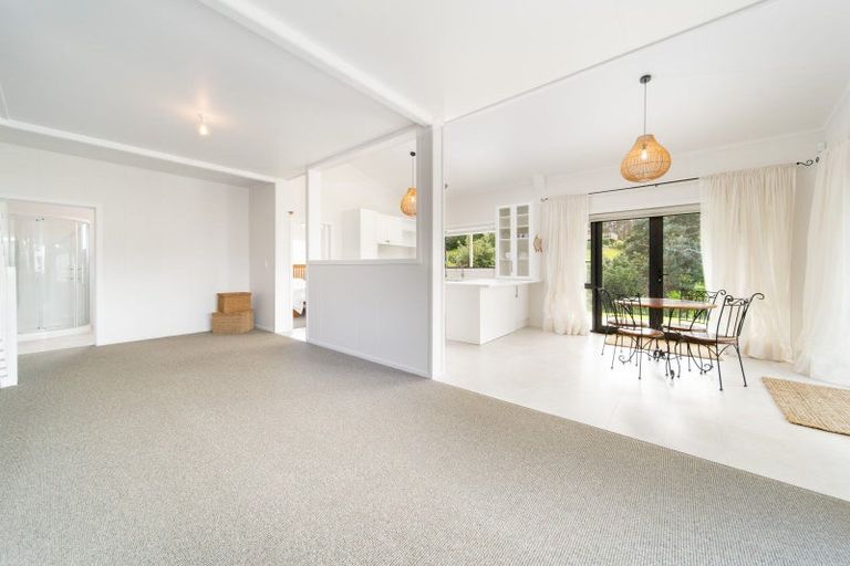 Photo of property in 565 Rockell Road, Whananaki, Hikurangi, 0181