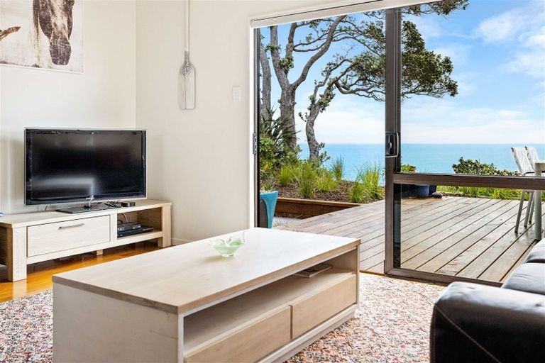 Photo of property in 107 Oaia Road, Muriwai, Waimauku, 0881