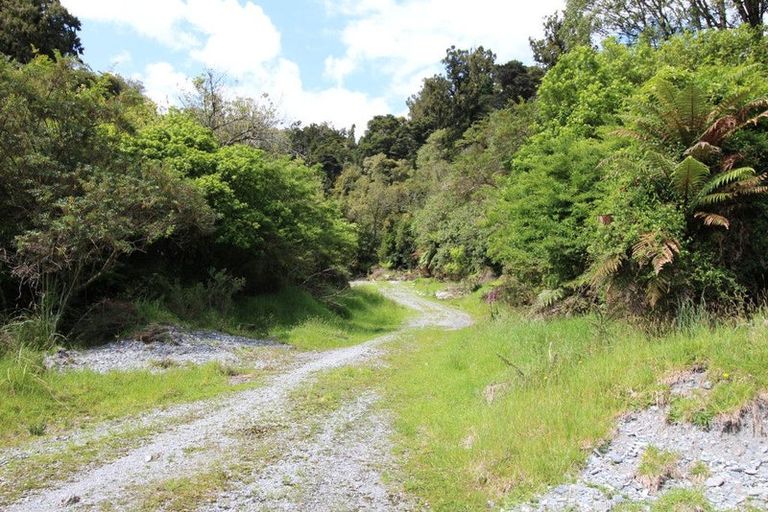 Photo of property in 93 Main Road, Harihari, 7884