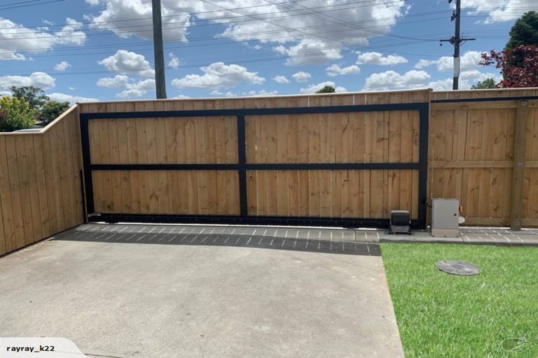 Photo of property in 215 Sandwich Road, St Andrews, Hamilton, 3200