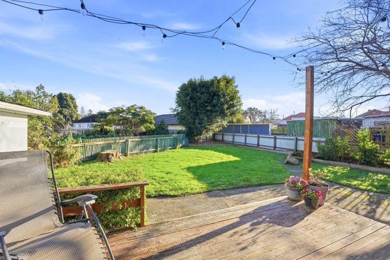 Photo of property in 17 Hutchison Crescent, Durie Hill, Whanganui, 4500