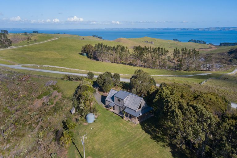 Photo of property in 1044 Burma Road, Tapora, Wellsford, 0977