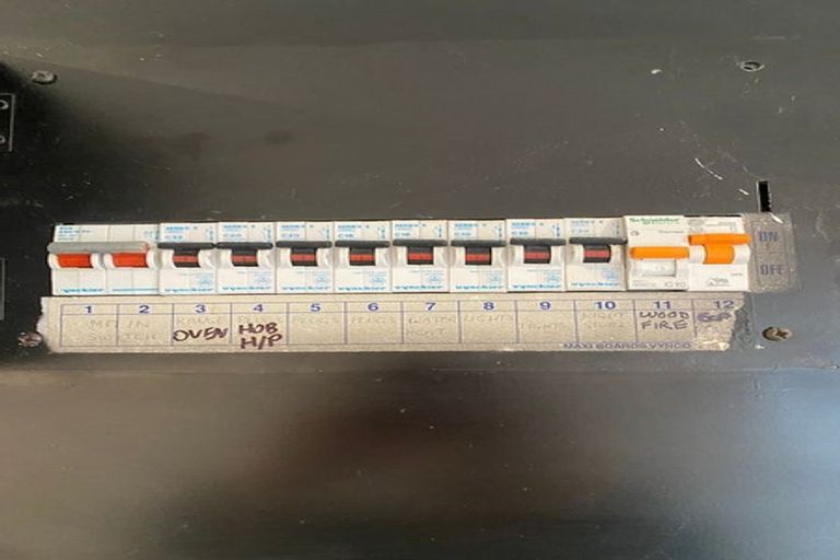 Photo of property in 20 Oakland Street, Northcote, Christchurch, 8052