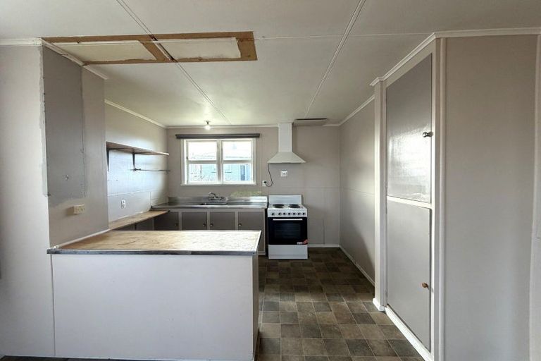 Photo of property in 6 Ranfurly Street, Waitara, 4320