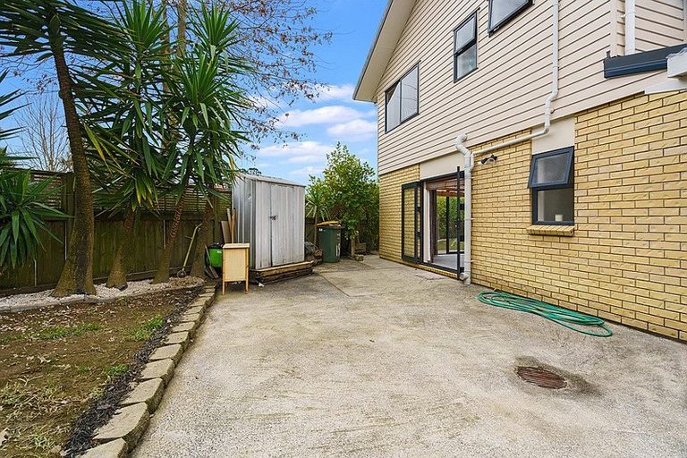 Photo of property in 19 Titch Place, Glen Eden, Auckland, 0602
