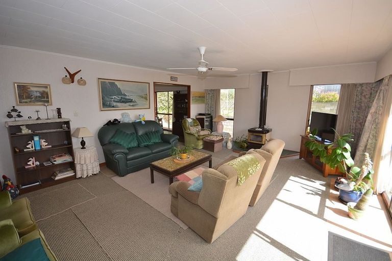 Photo of property in 14 Island View Terrace, Waikanae Beach, Waikanae, 5036