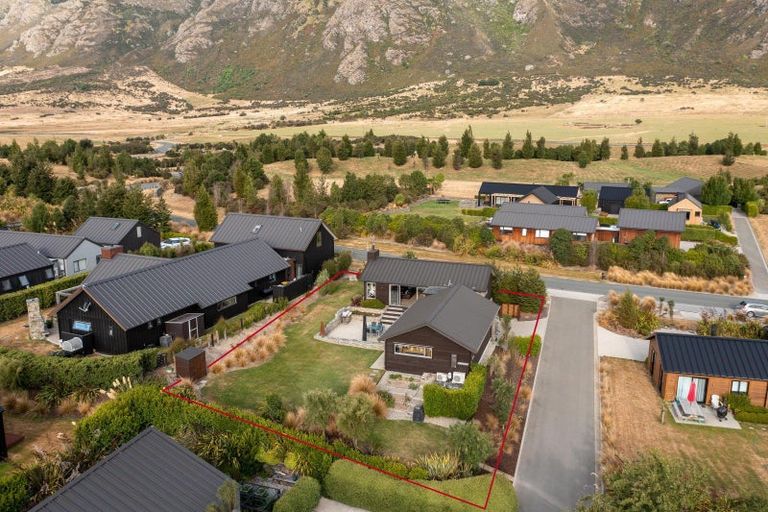 Photo of property in 6 Jacks Point Rise, Jacks Point, Queenstown, 9371