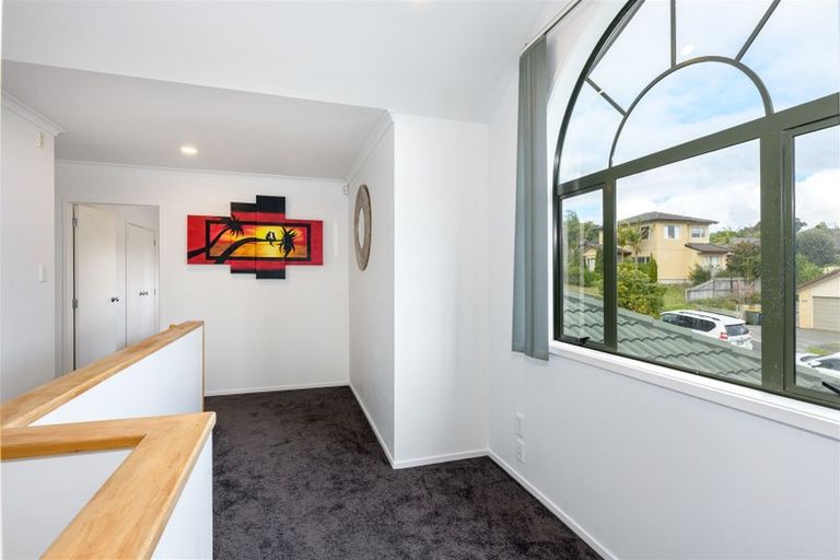 Photo of property in 27 Toledo Avenue, Henderson, Auckland, 0612