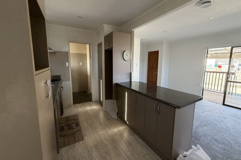 Photo of property in 57 Catkin Crescent, Papatoetoe, Auckland, 2025