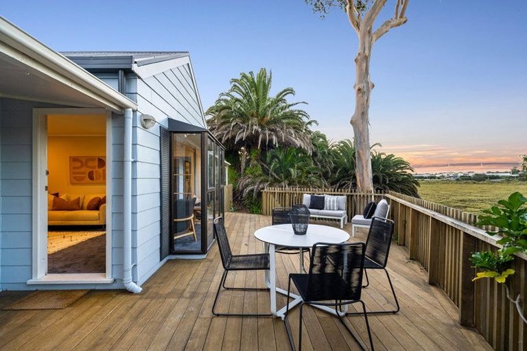 Photo of property in 2/14 Charles Street, Hauraki, Auckland, 0622