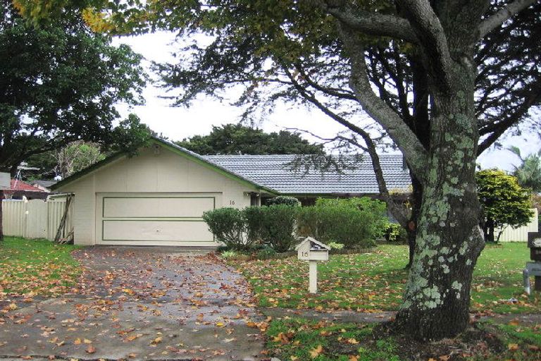 Photo of property in 16 Matuku Place, Papatoetoe, Auckland, 2025