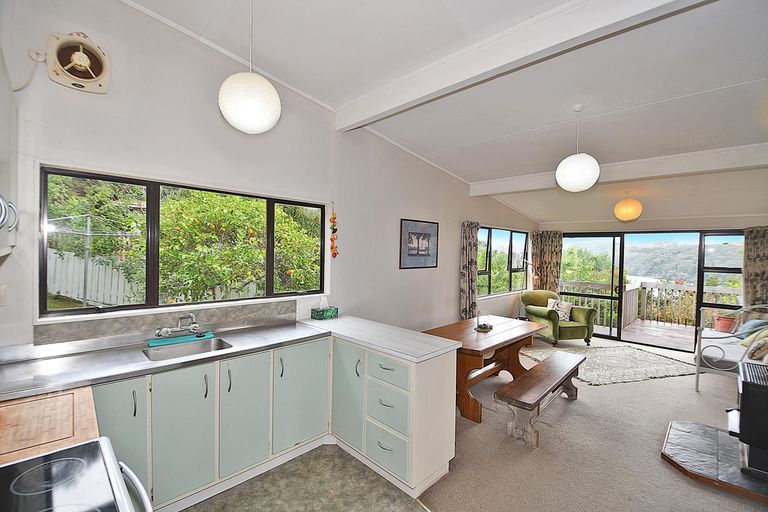 Photo of property in 17 Hillside Crescent, Leigh, 0985