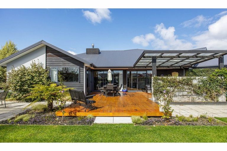Photo of property in 44 Holiday Drive, Mairehau, Christchurch, 8052